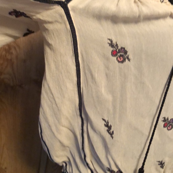 Beautiful FREE PEOPLE Women’s Blouse with Tassels & Sequins - Picture 8 of 17